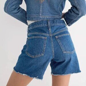 NEW WITH TAGS J. Crew Rocky Wash Mid Length Demin Jeans Frayed Shorts in Size 24